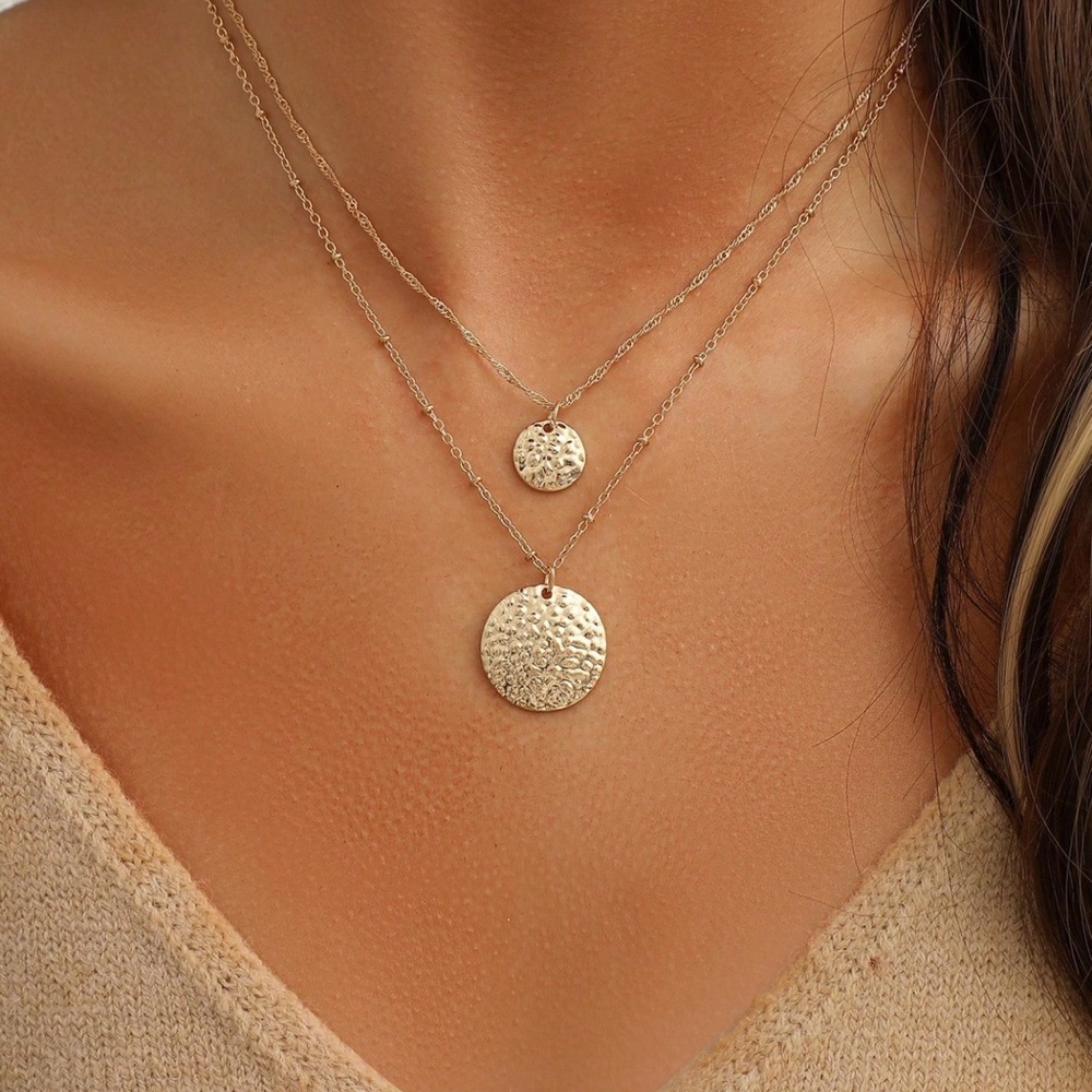 New Elegant Gold Layered Necklace Set - Picture 4 of 4